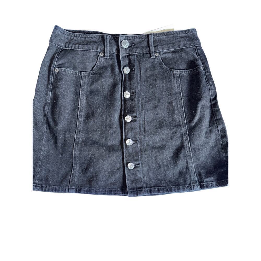 AMERICAN EAGLE - NEW WITH TAGS- black denim skirt size 4
